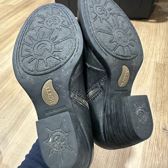 Born Michell black leather block heel booties good condition sz 7.5 - Picture 6 of 6